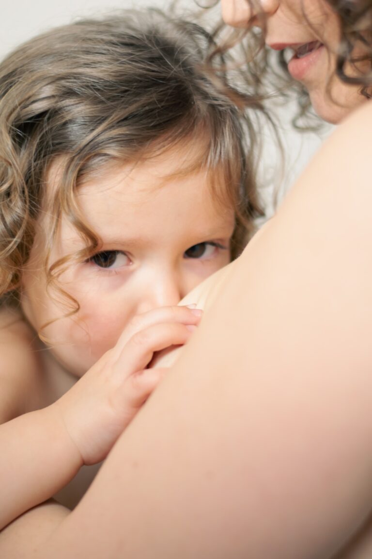 accompagnante allaitement Valence allaitant sa fille